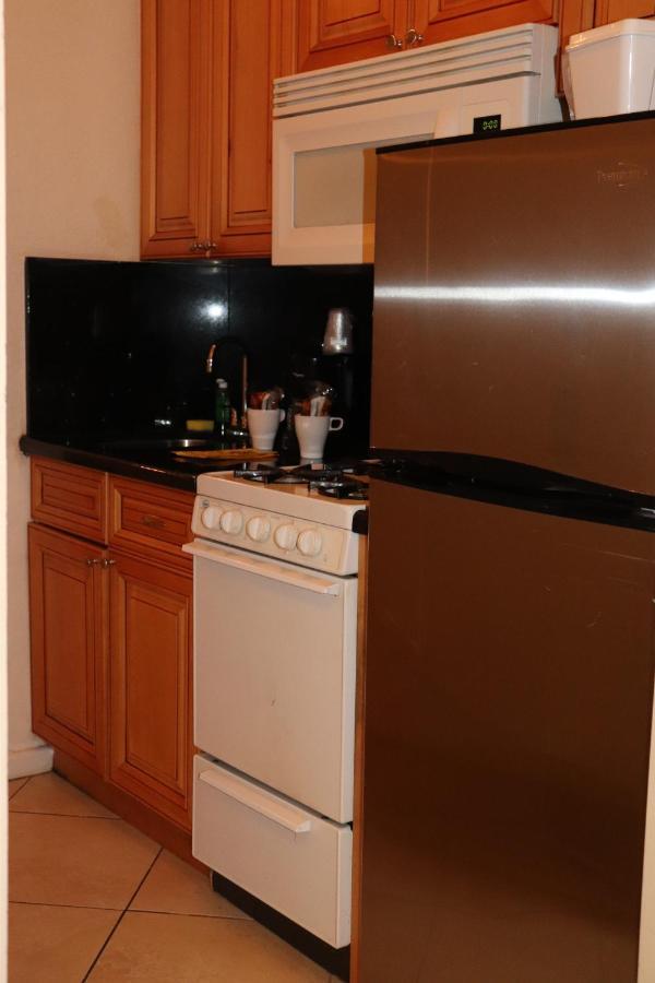 דניה ביץ' On Hollywood Beach - Affordable Two Bedrooms Sleeps 6 With Two Bathrooms מראה חיצוני תמונה