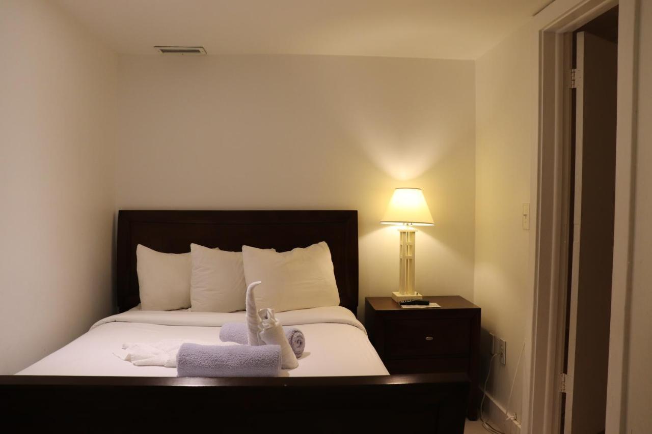 דניה ביץ' On Hollywood Beach - Affordable Two Bedrooms Sleeps 6 With Two Bathrooms מראה חיצוני תמונה